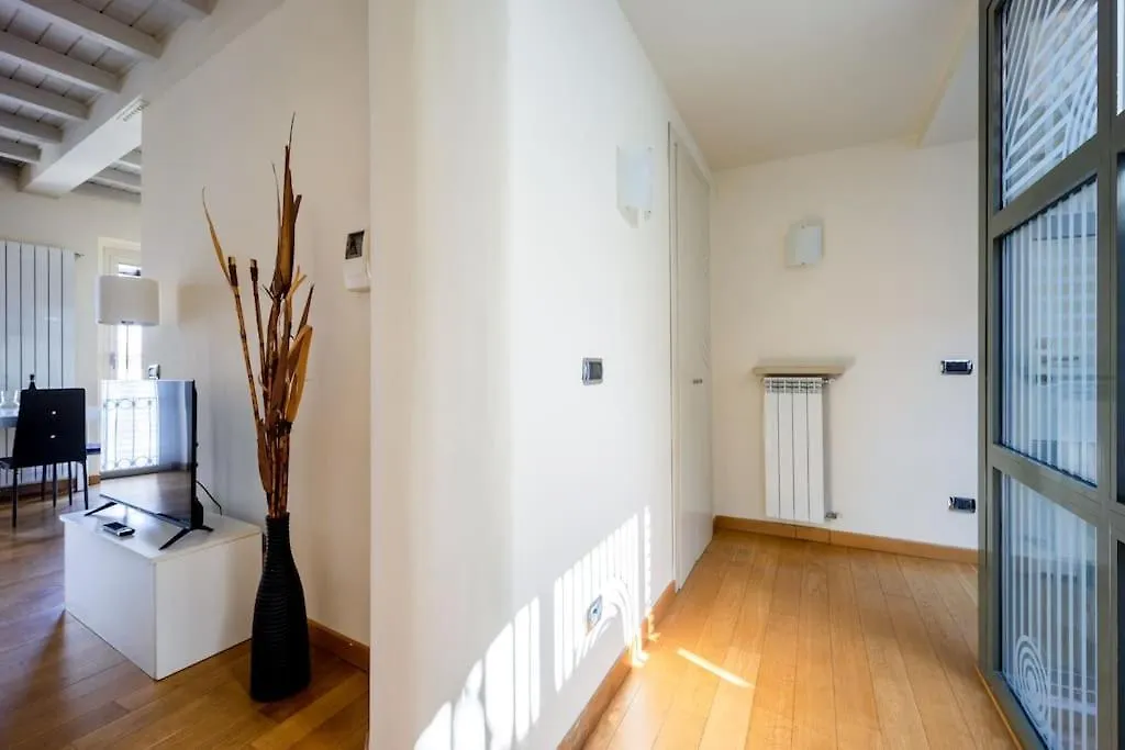 Apartment Napoleone'S Nest - Elegant And Central Milan